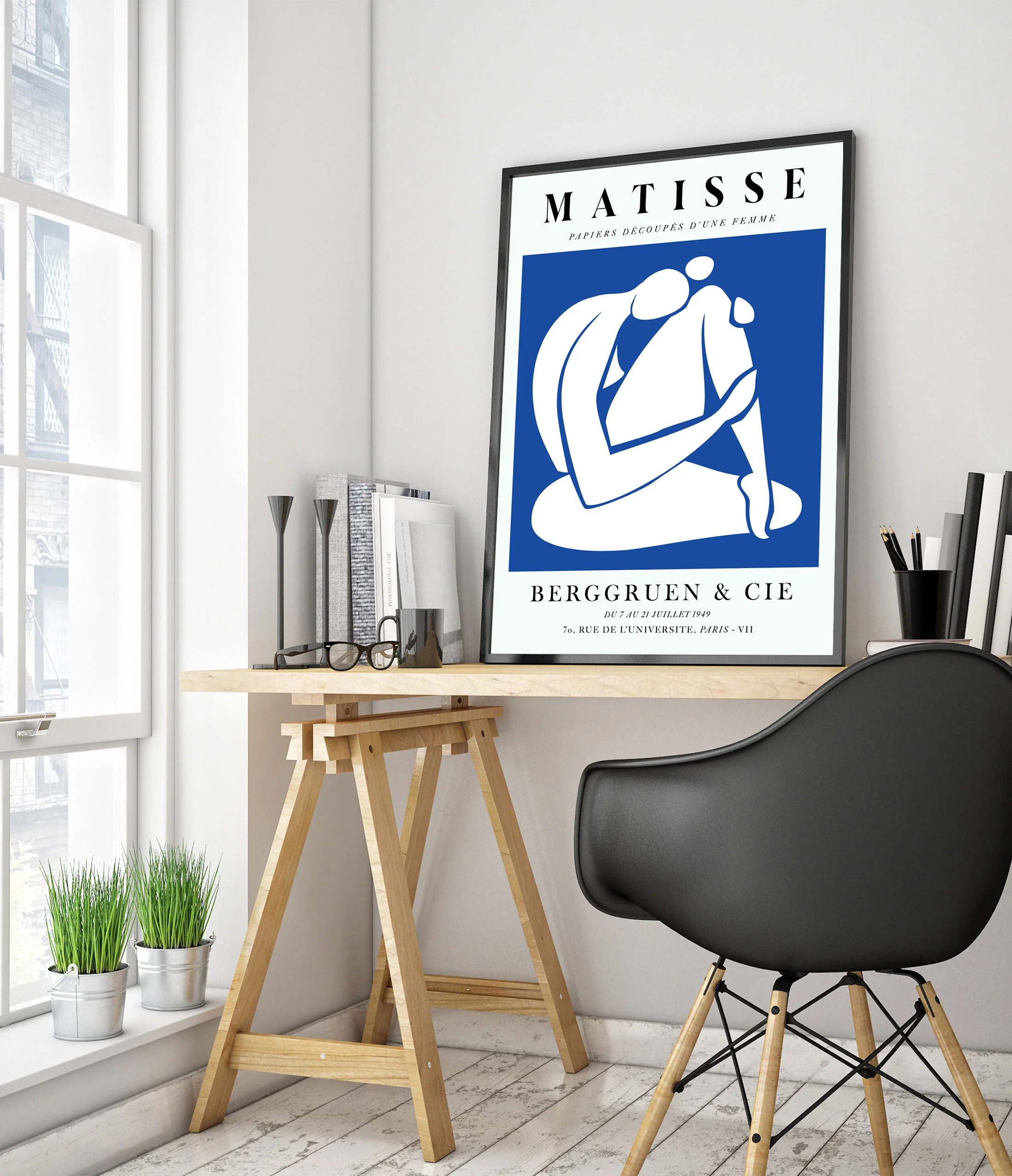 Une Femme Bleue, À Genoux - Image 5
